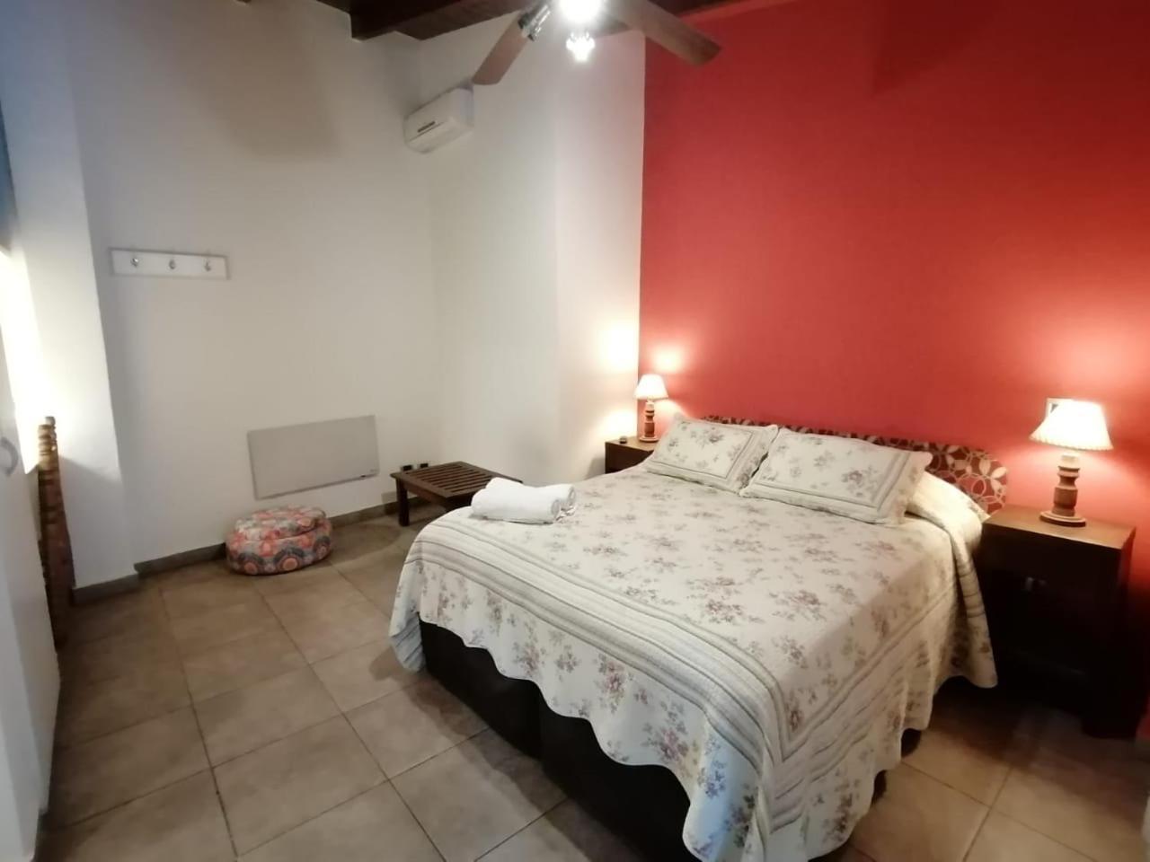 Alamo Hostel & Suites メンドーサ エクステリア 写真