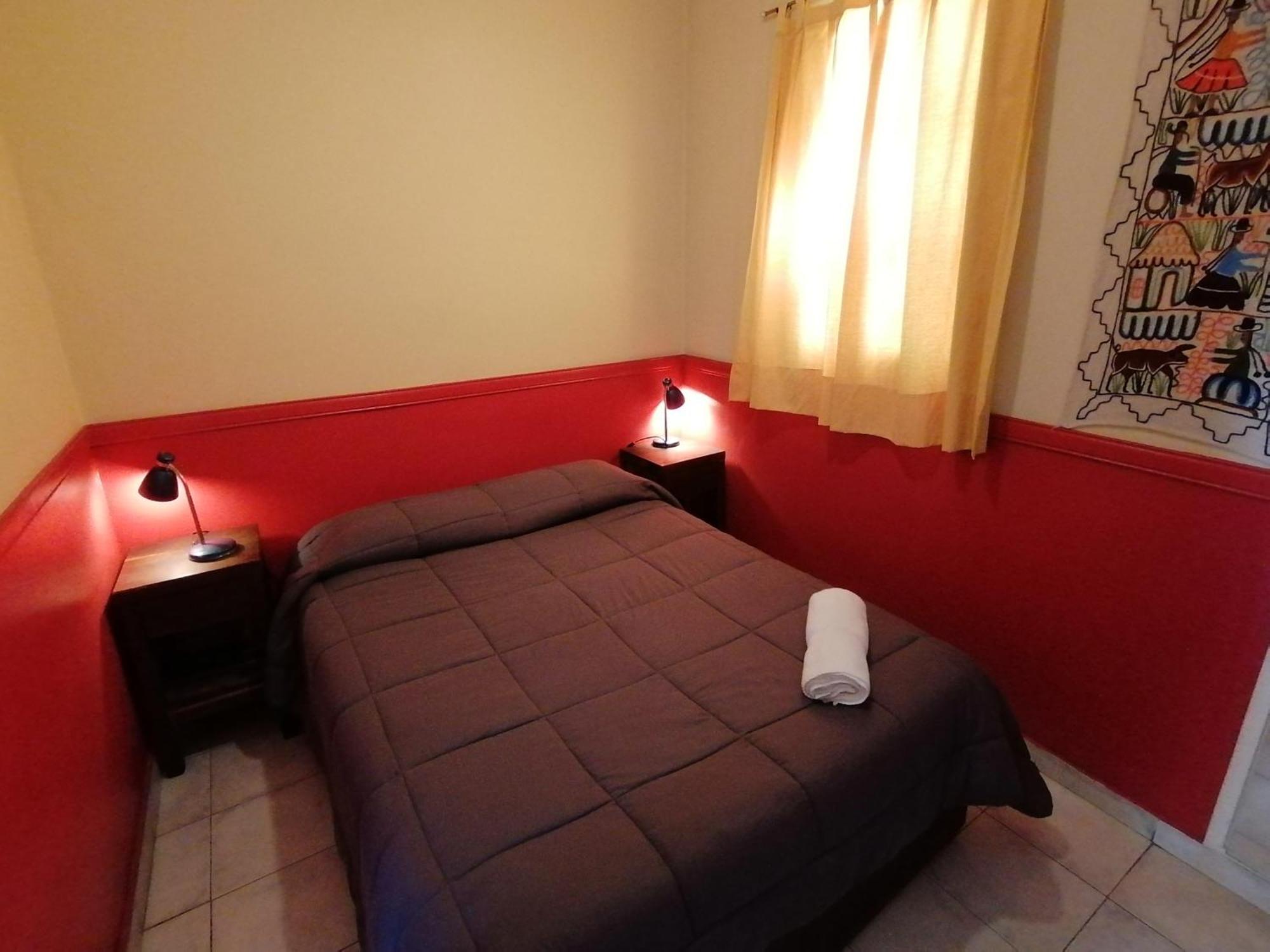 Alamo Hostel & Suites メンドーサ エクステリア 写真