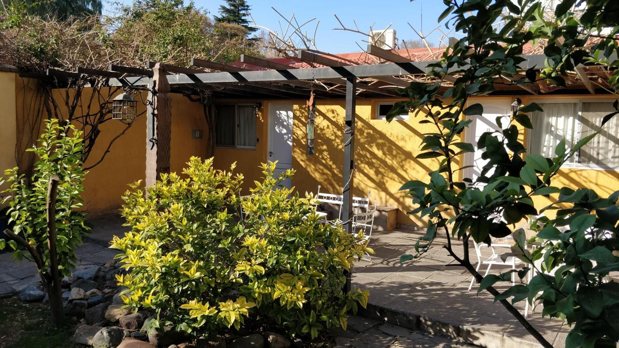 Alamo Hostel & Suites メンドーサ エクステリア 写真