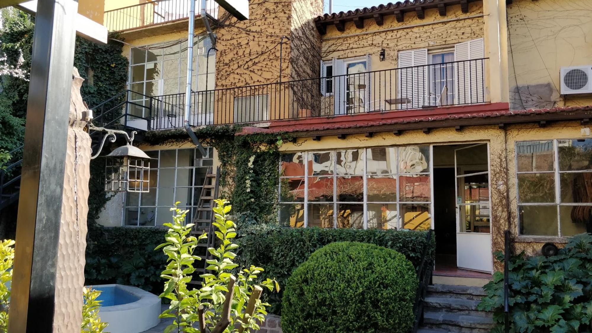 Alamo Hostel & Suites メンドーサ エクステリア 写真