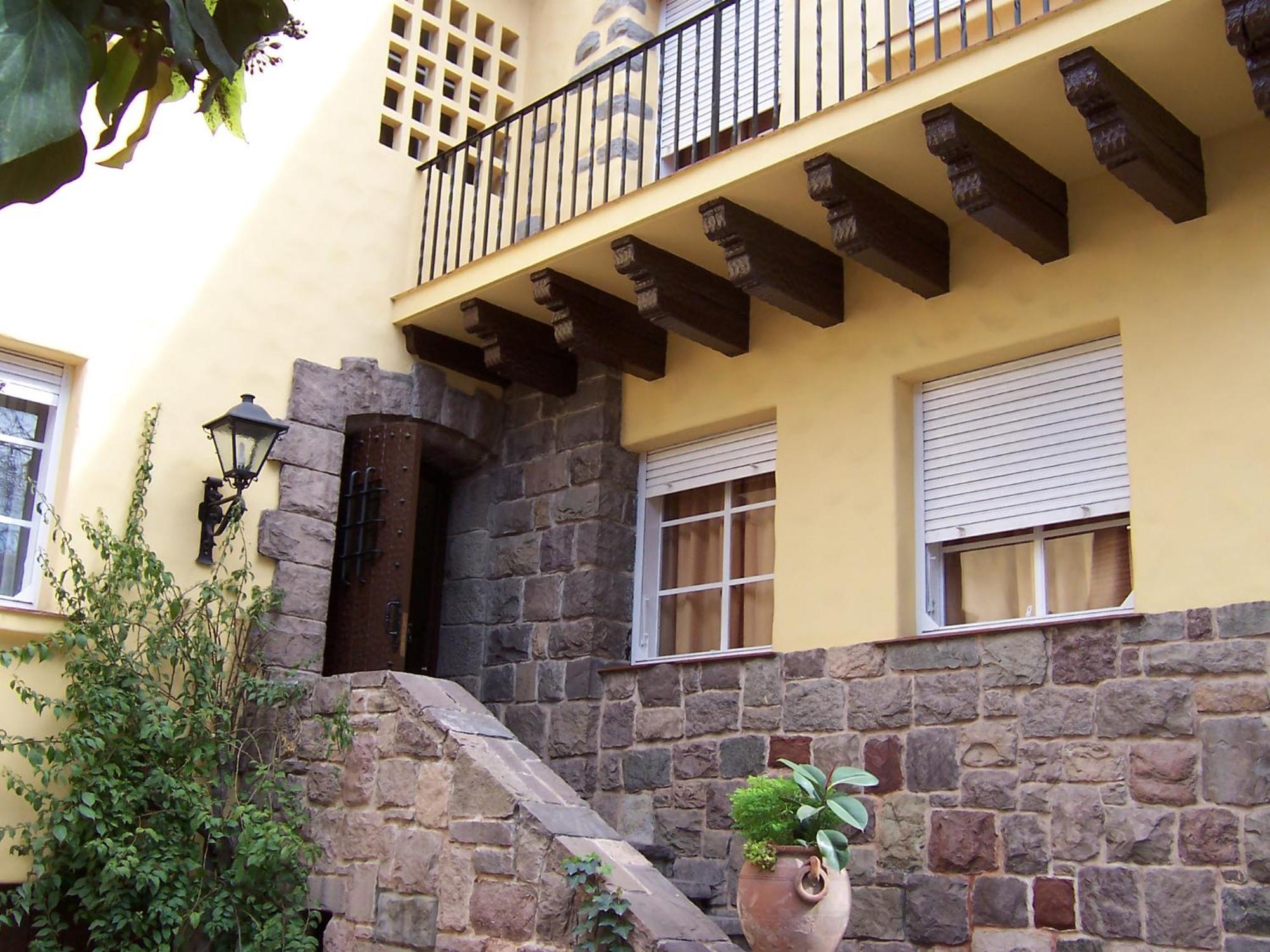 Alamo Hostel & Suites メンドーサ エクステリア 写真