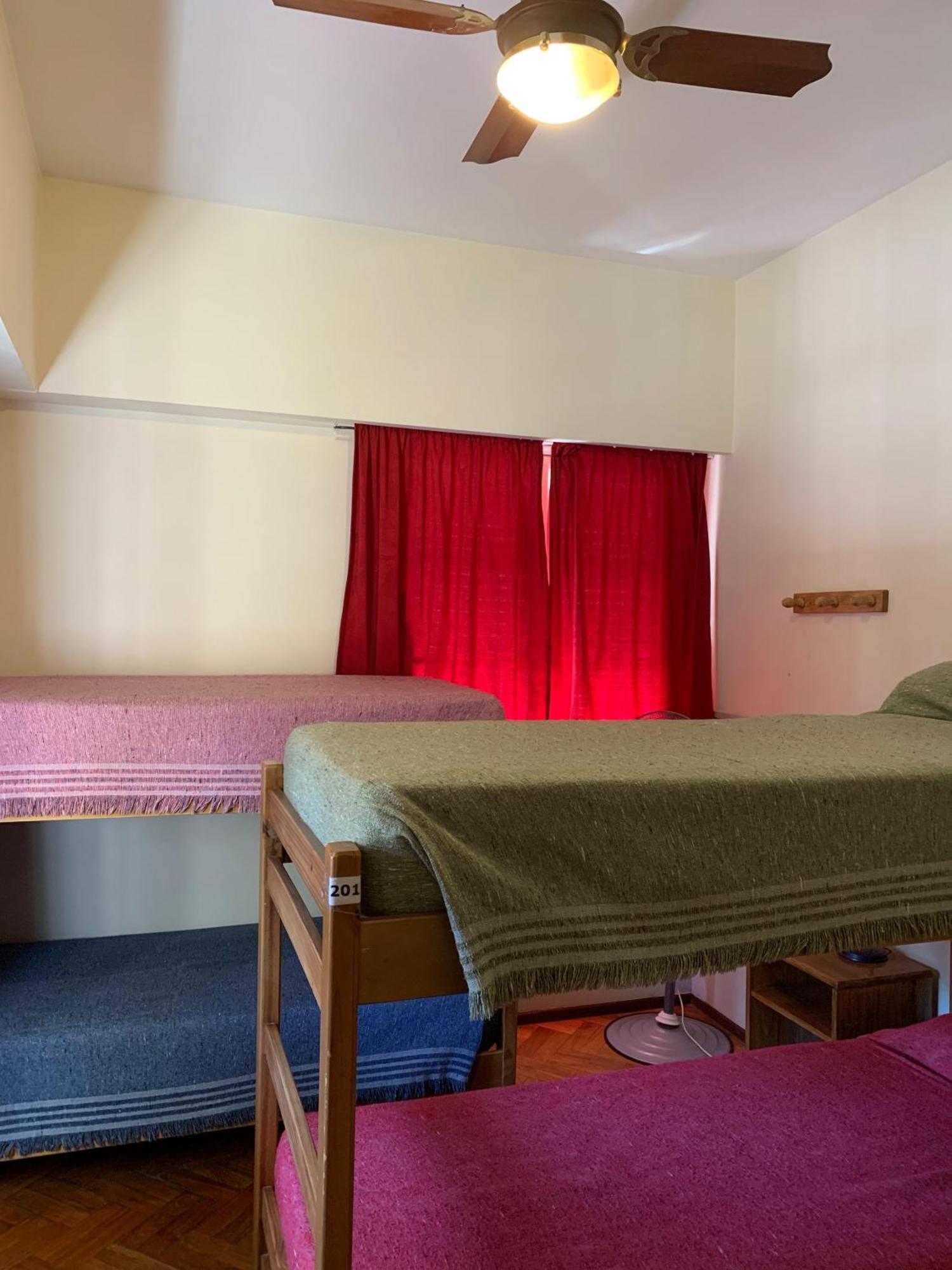 Alamo Hostel & Suites メンドーサ エクステリア 写真