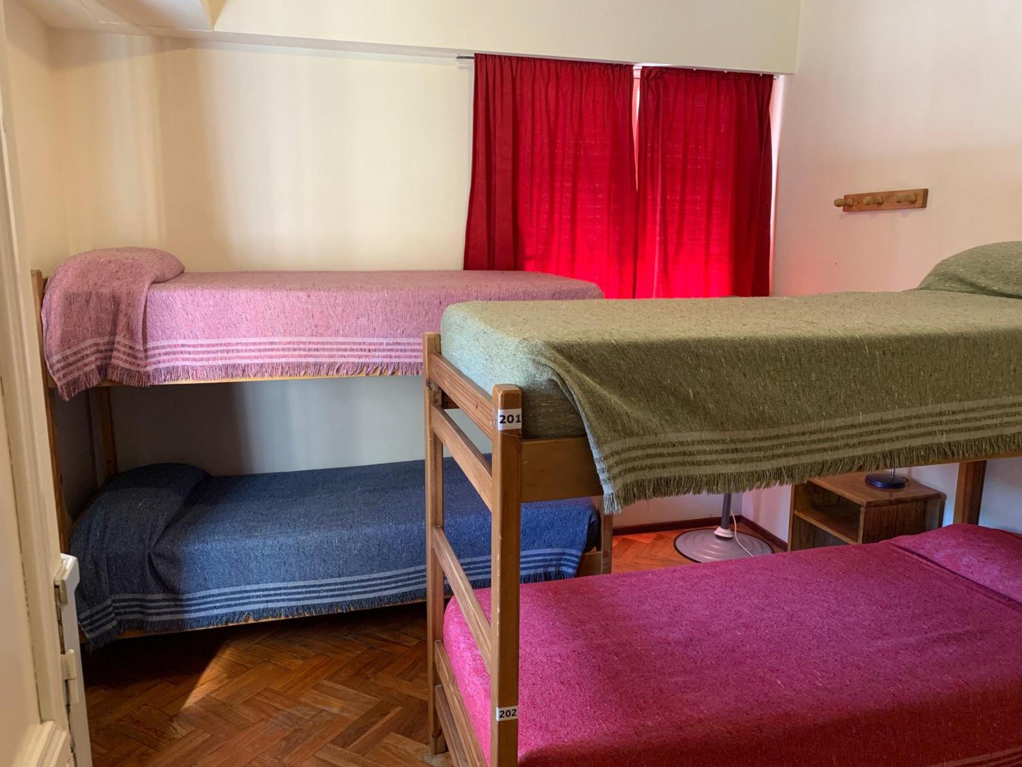 Alamo Hostel & Suites メンドーサ エクステリア 写真