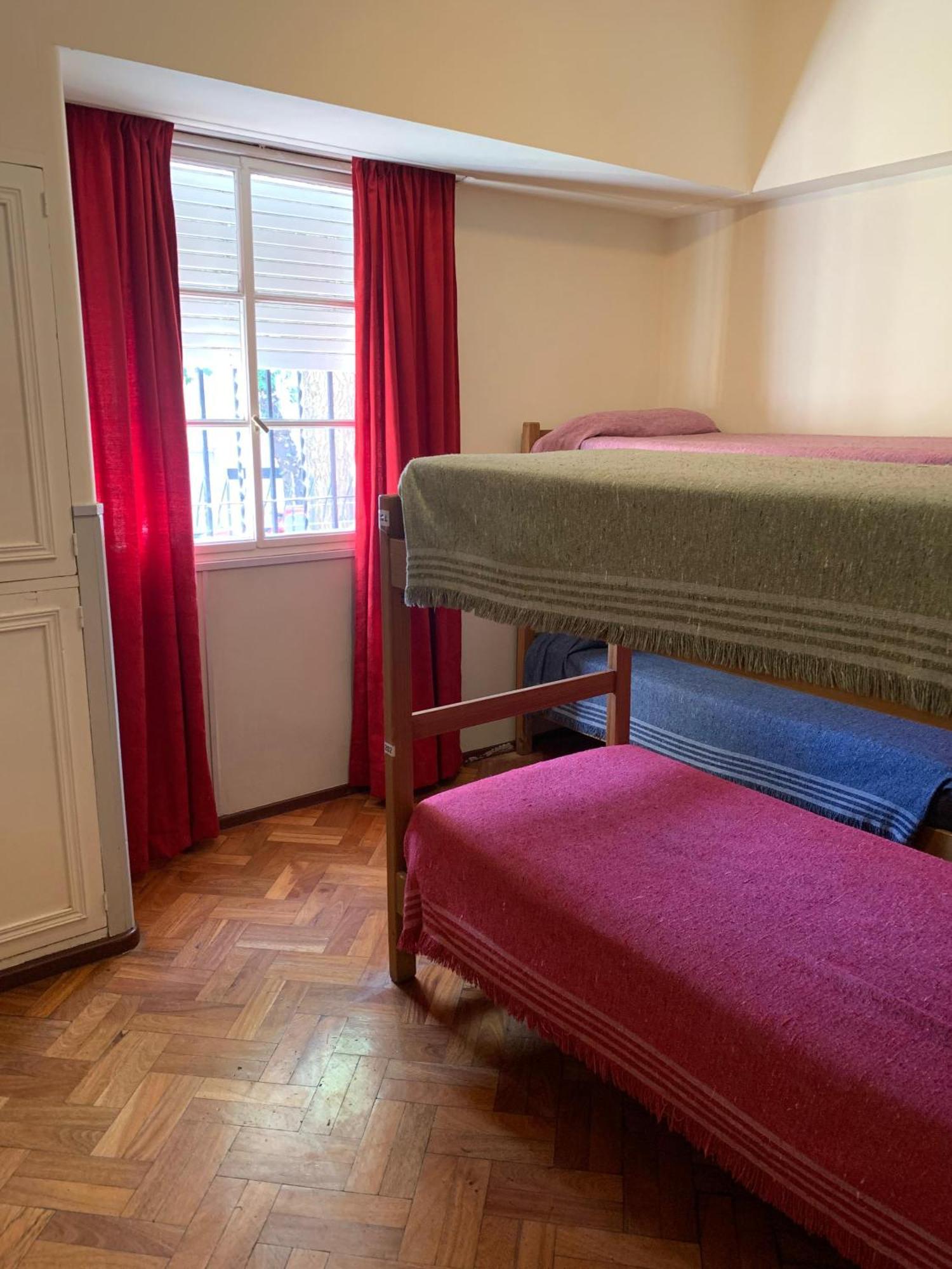 Alamo Hostel & Suites メンドーサ エクステリア 写真